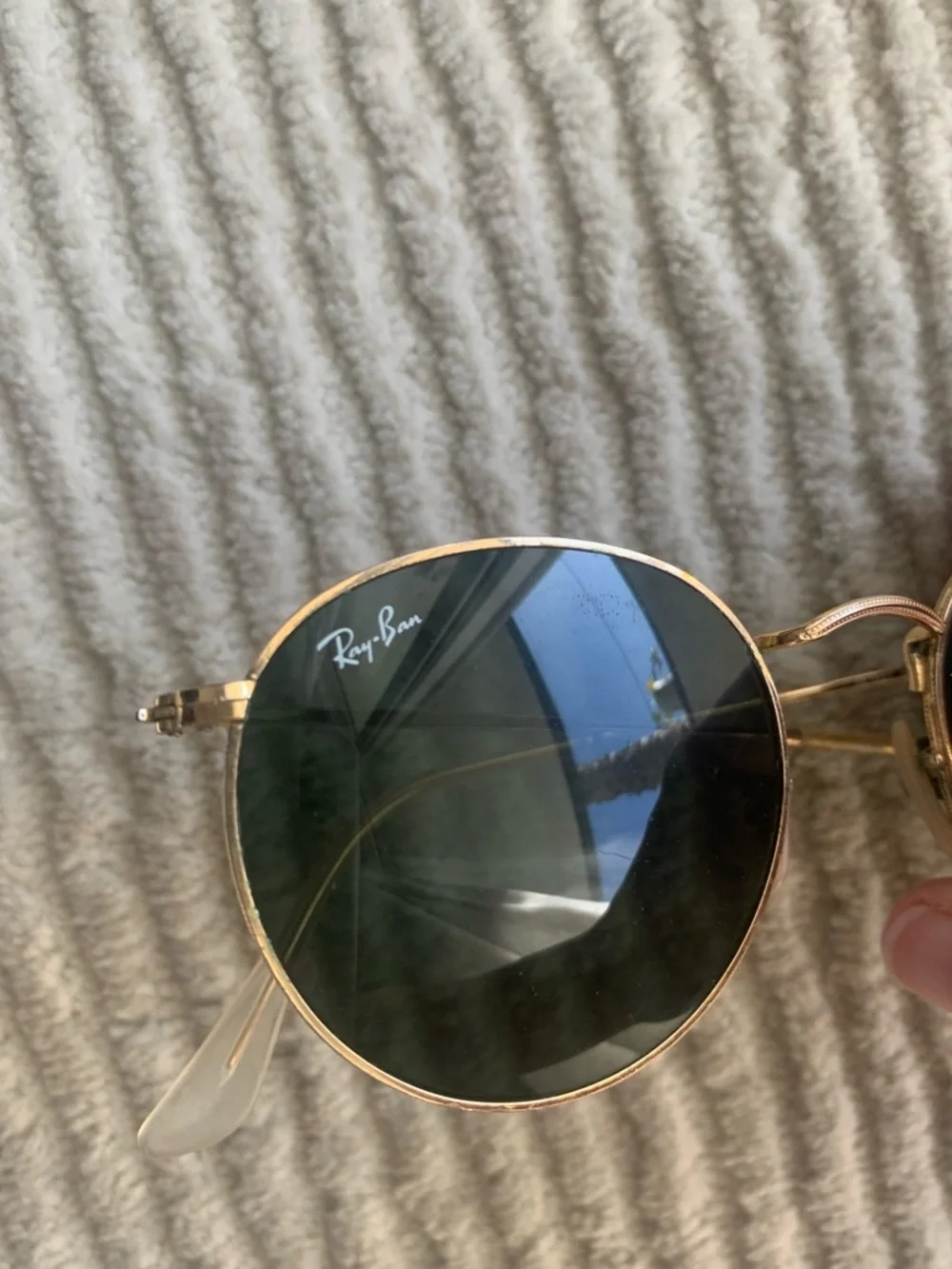 Ray-Ban Gold Frame Sunglasses - Picture 3 of 7